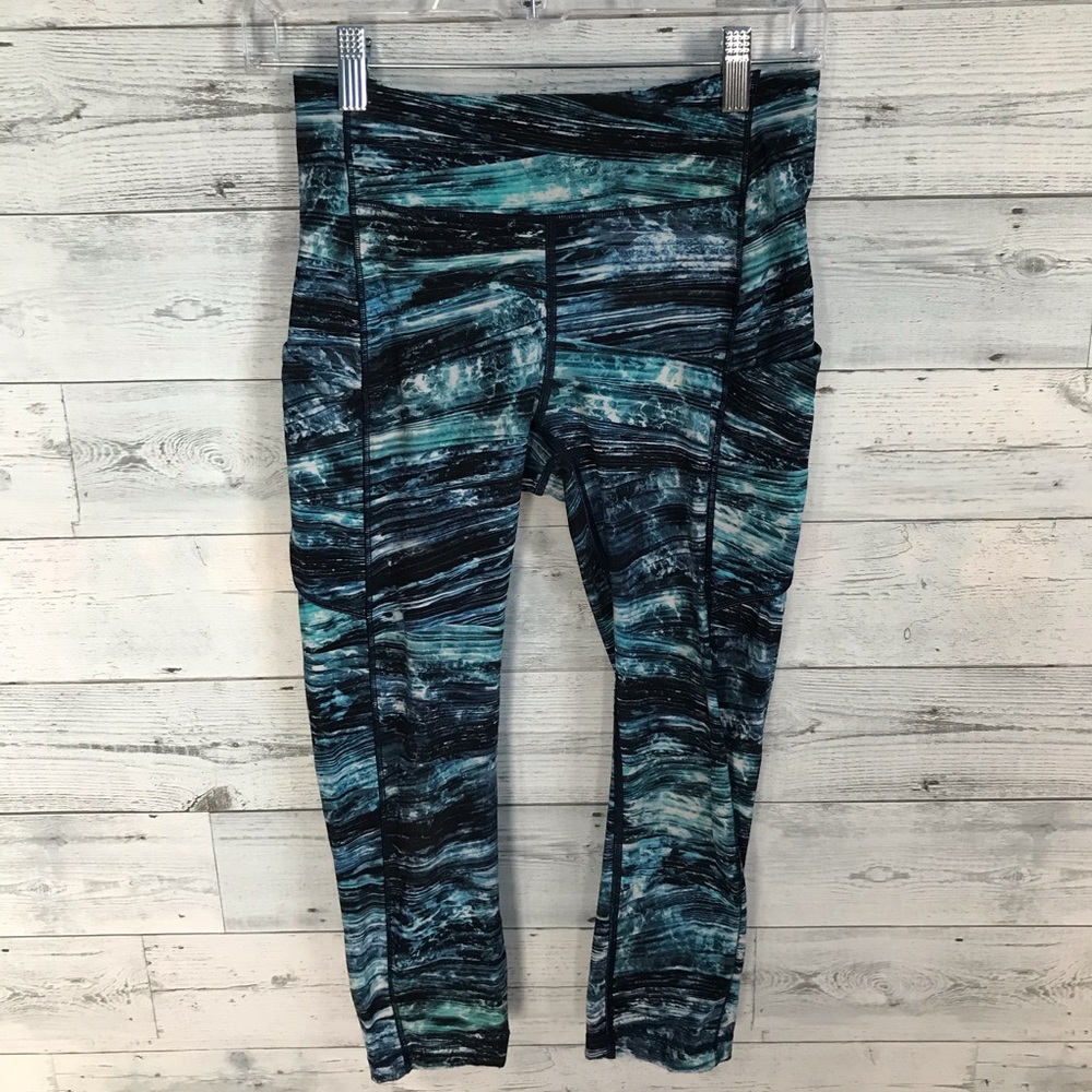 Lululemon cropped patterned leggings size 6